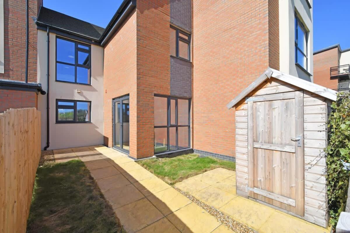 Regal House By True Stays - 3 Bedroom House In Stoke-On-Trent Extérieur photo