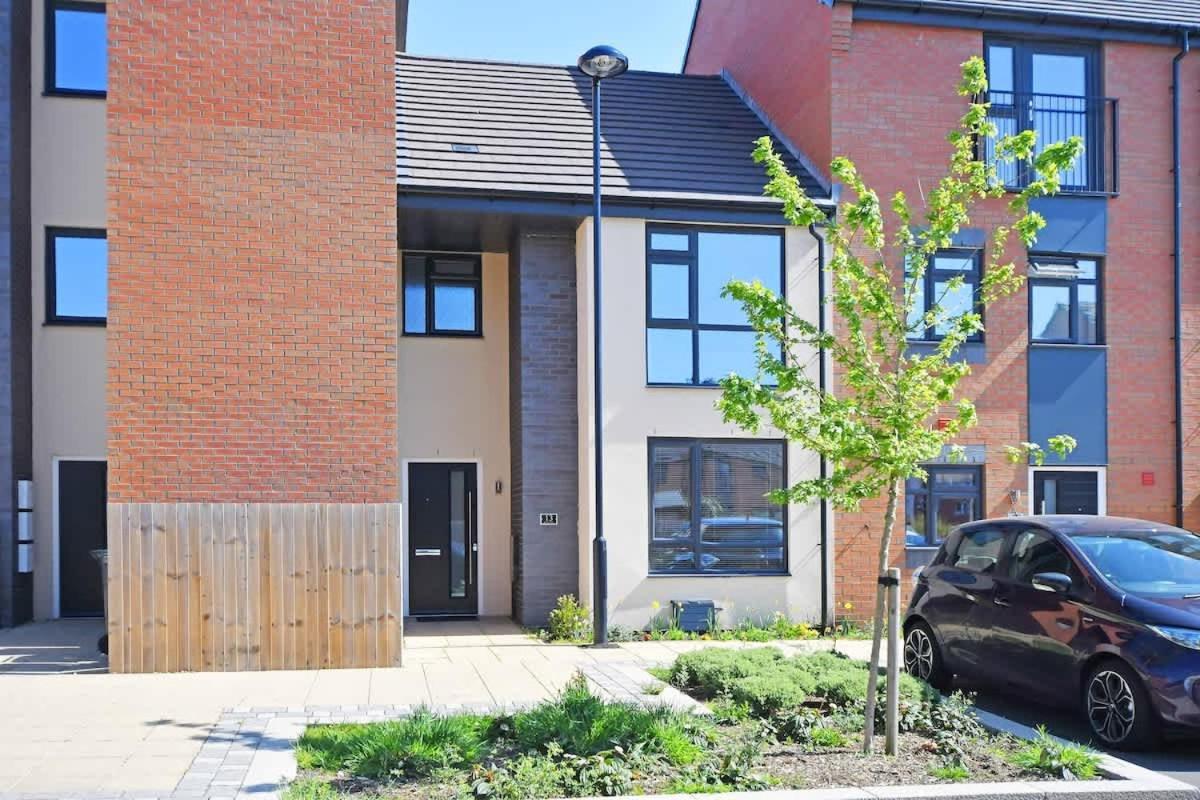 Regal House By True Stays - 3 Bedroom House In Stoke-On-Trent Extérieur photo