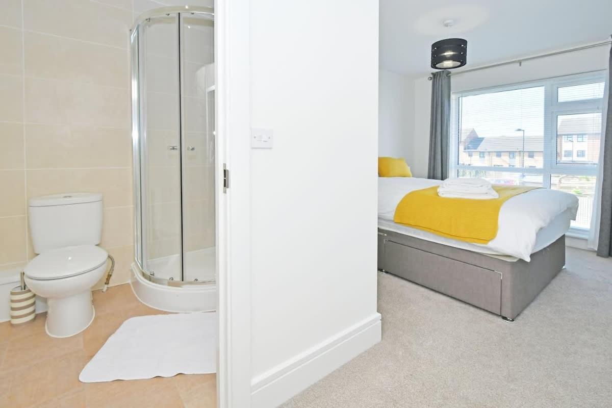 Regal House By True Stays - 3 Bedroom House In Stoke-On-Trent Extérieur photo
