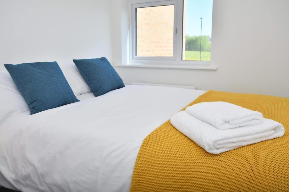 Regal House By True Stays - 3 Bedroom House In Stoke-On-Trent Extérieur photo