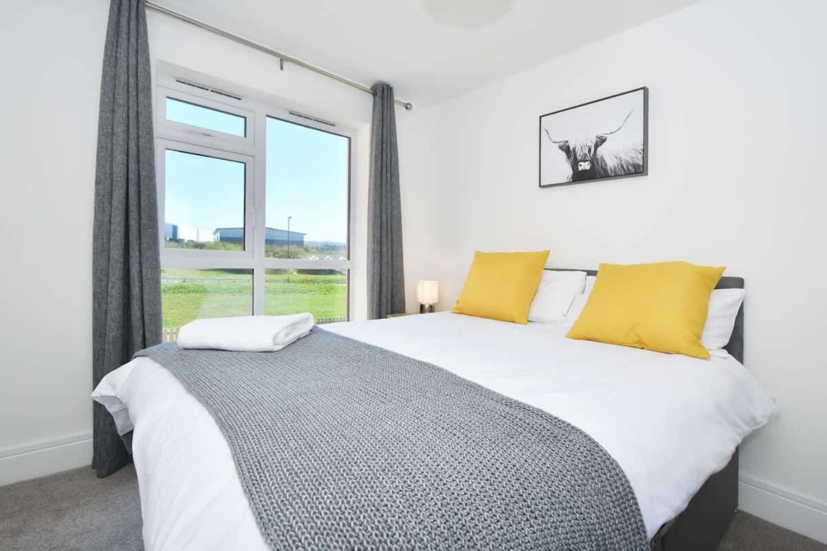 Regal House By True Stays - 3 Bedroom House In Stoke-On-Trent Extérieur photo