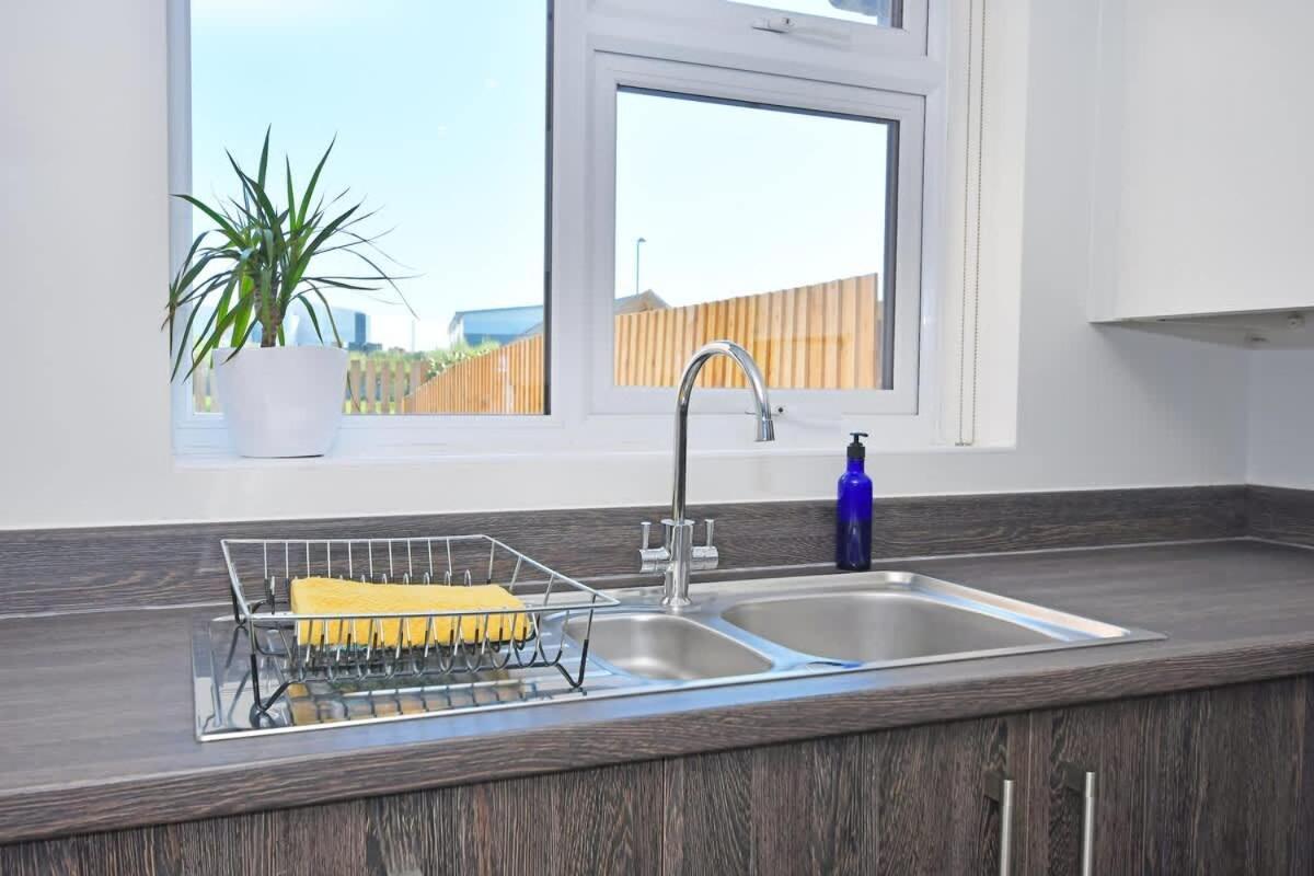 Regal House By True Stays - 3 Bedroom House In Stoke-On-Trent Extérieur photo