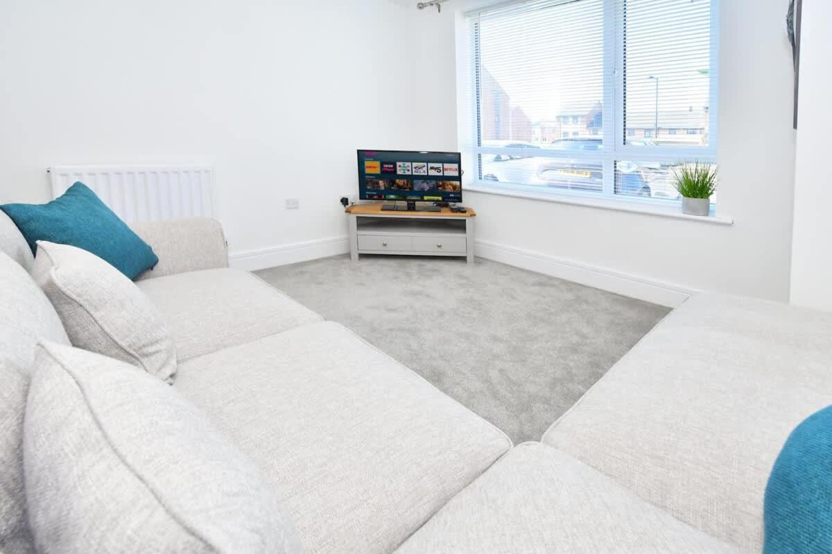 Regal House By True Stays - 3 Bedroom House In Stoke-On-Trent Extérieur photo