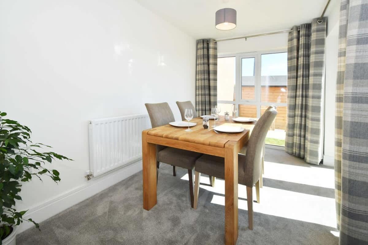 Regal House By True Stays - 3 Bedroom House In Stoke-On-Trent Extérieur photo